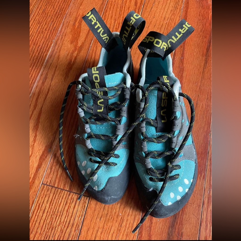 La Sportiva climbing shoes-like new